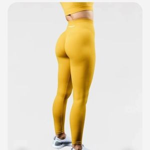 Alphalete Amplify Leggings